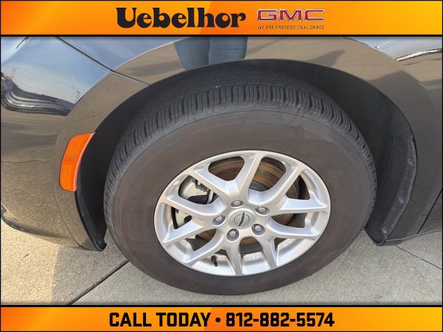 Used 2024 Chrysler Pacifica Touring-L image 17