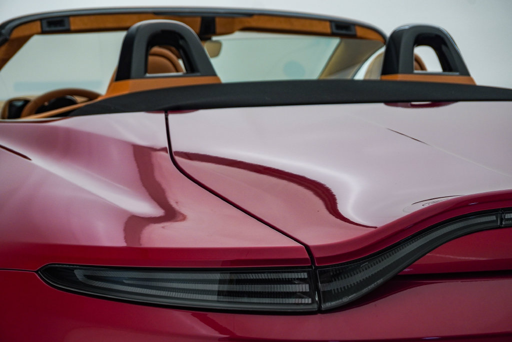 Used 2023 Aston Martin V8 Vantage Roadster RWD image 15