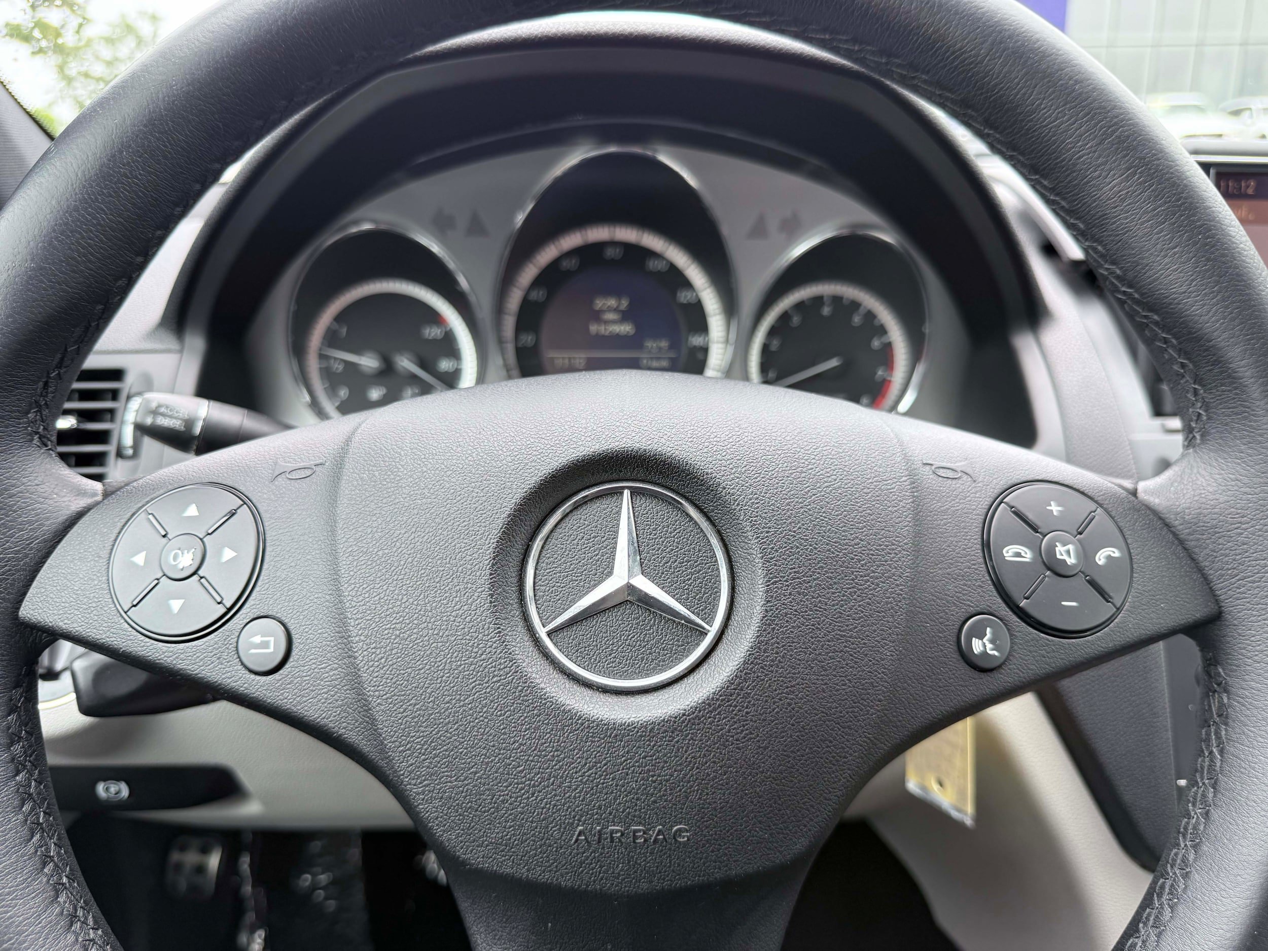 Used 2009 Mercedes-Benz C 350 Sport image 17