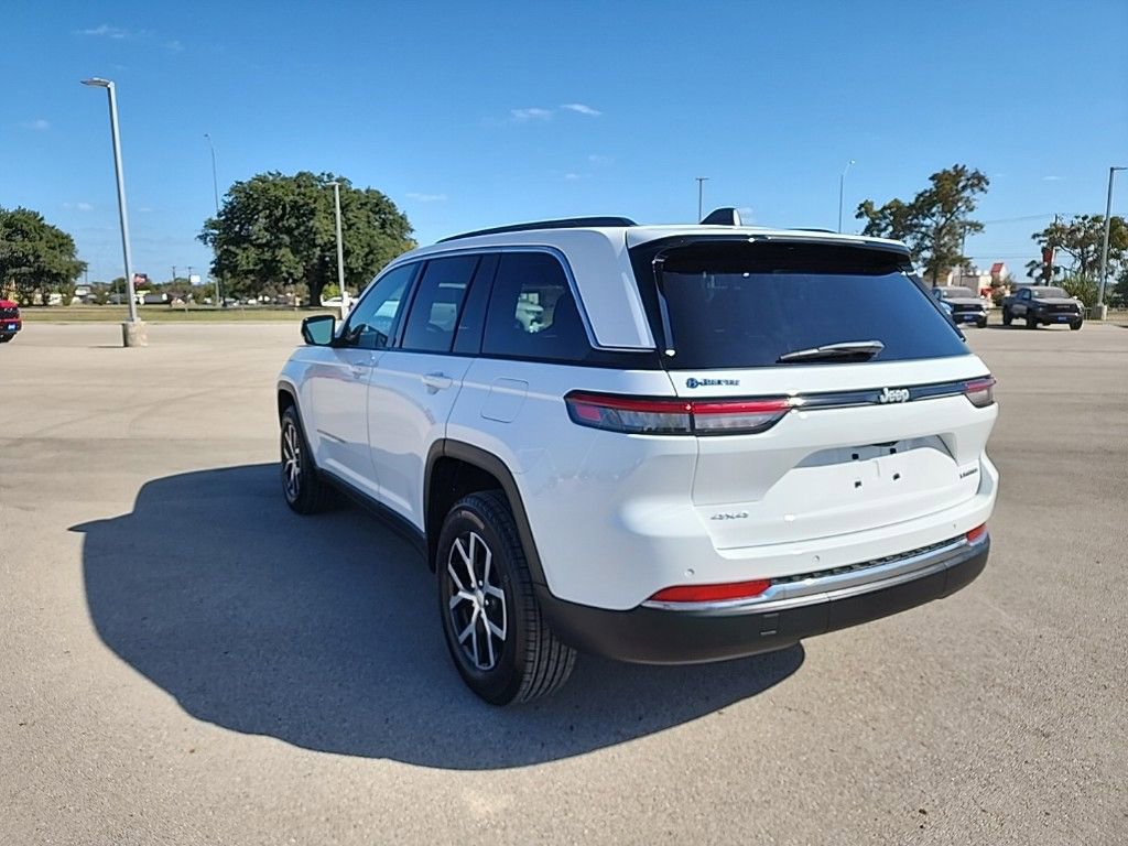 Used 2024 Jeep Grand Cherokee Limited image 16