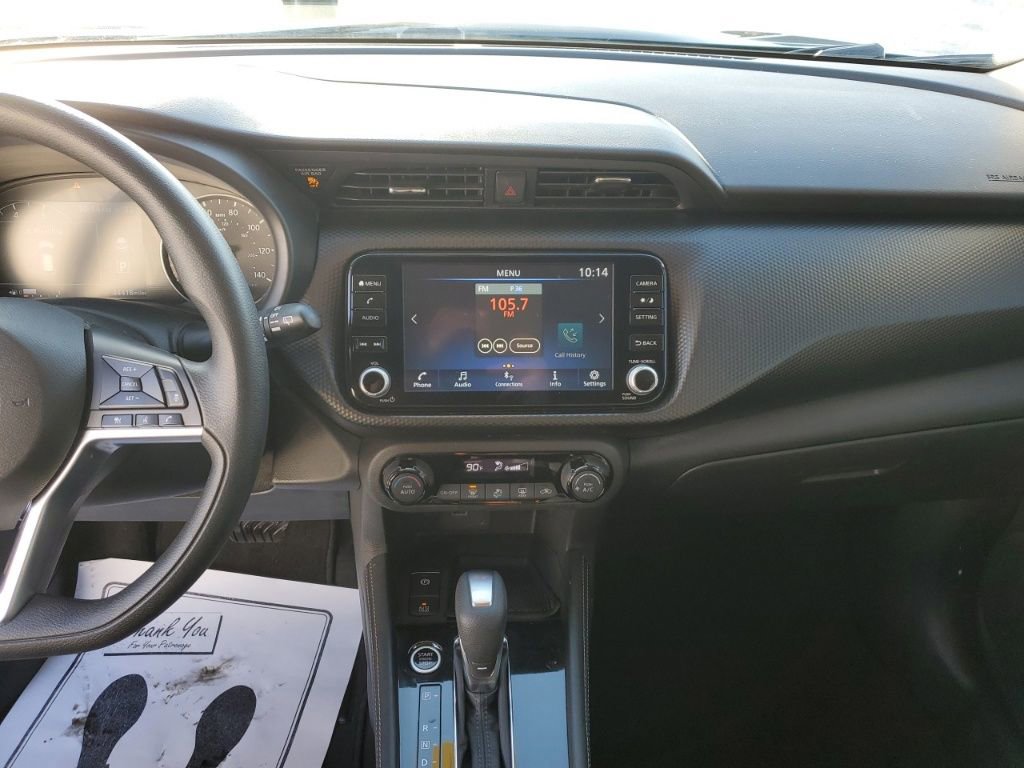 Used 2022 Nissan Kicks SV image 17