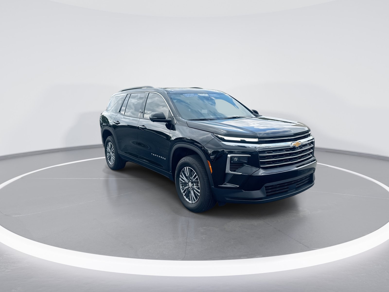 Used 2026 Chevrolet Traverse LT w/ Driver Confidence Package FWD image 2