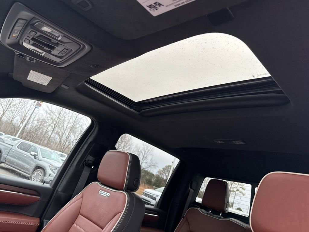 Used 2024 GMC Sierra 3500 Denali Ultimate AWD/4WD image 10