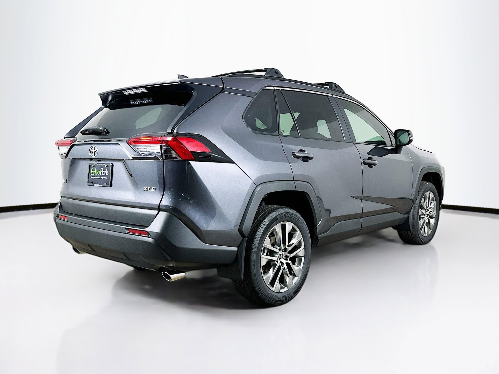 Used 2025 Toyota RAV4 XLE Premium image 9