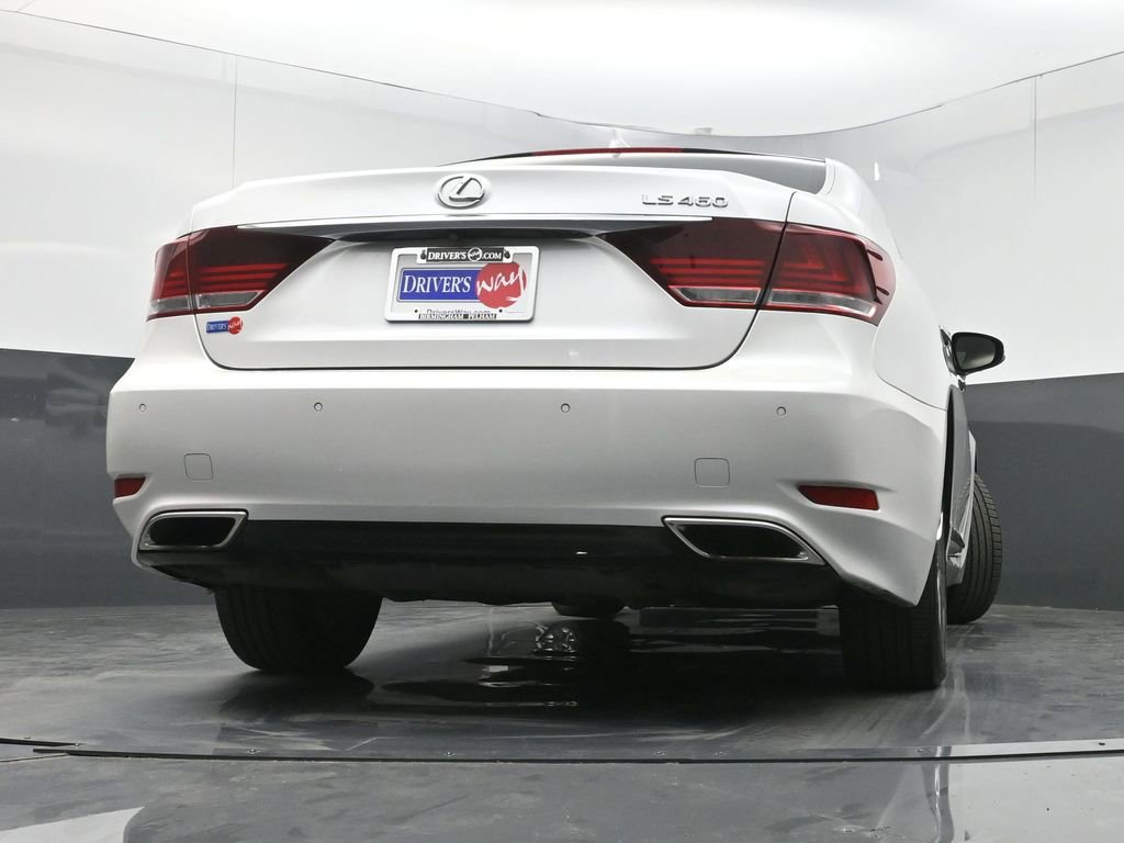 Used 2016 Lexus LS 460 w/ Comfort Package image 32