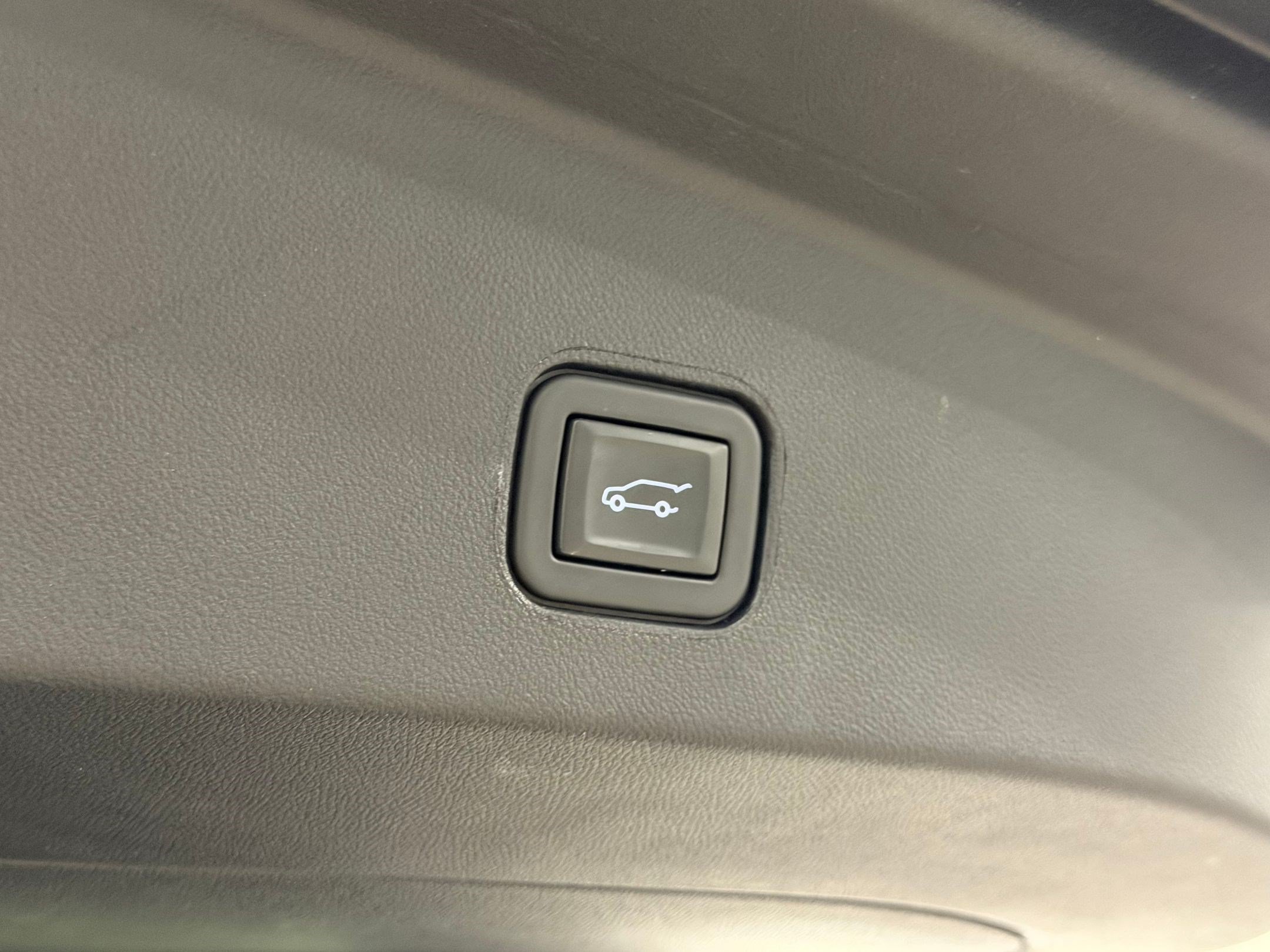 Certified 2024 Cadillac Lyriq Luxury RWD image 25