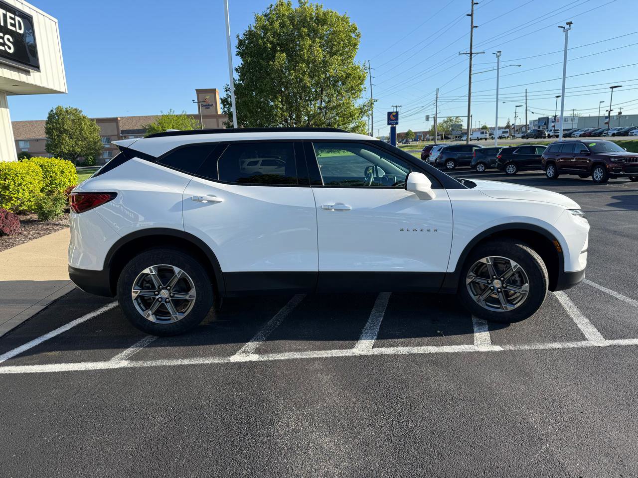 Used 2023 Chevrolet Blazer LT w/ Convenience Package FWD image 6