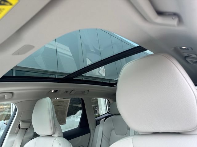 Used 2021 Volvo XC60 T5 Momentum w/ Climate Package AWD/4WD image 27
