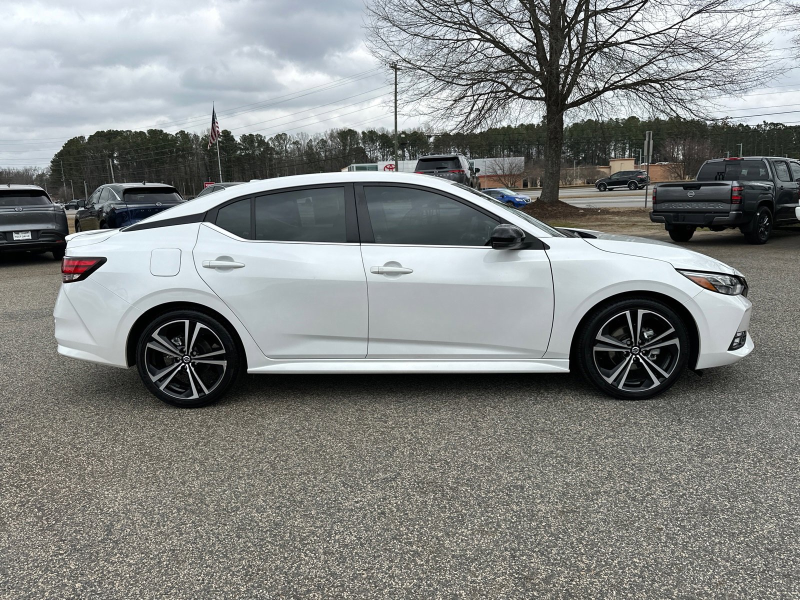 Used 2022 Nissan Sentra SR w/ Lighting Package image 4