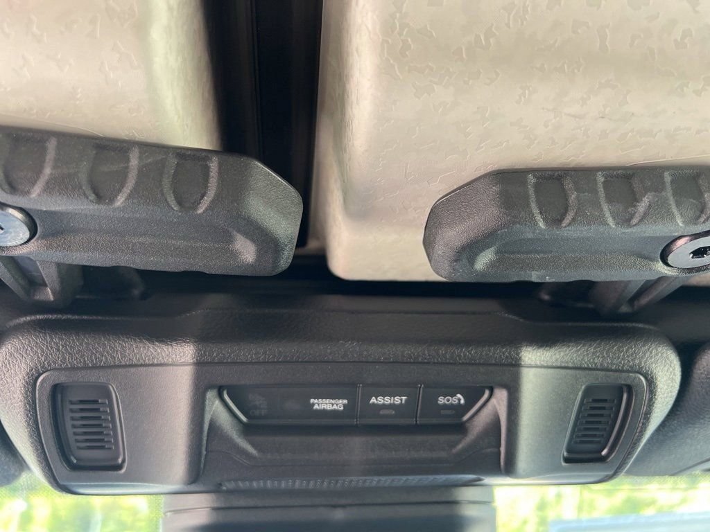 New 2025 Jeep Gladiator Sport AWD/4WD image 30
