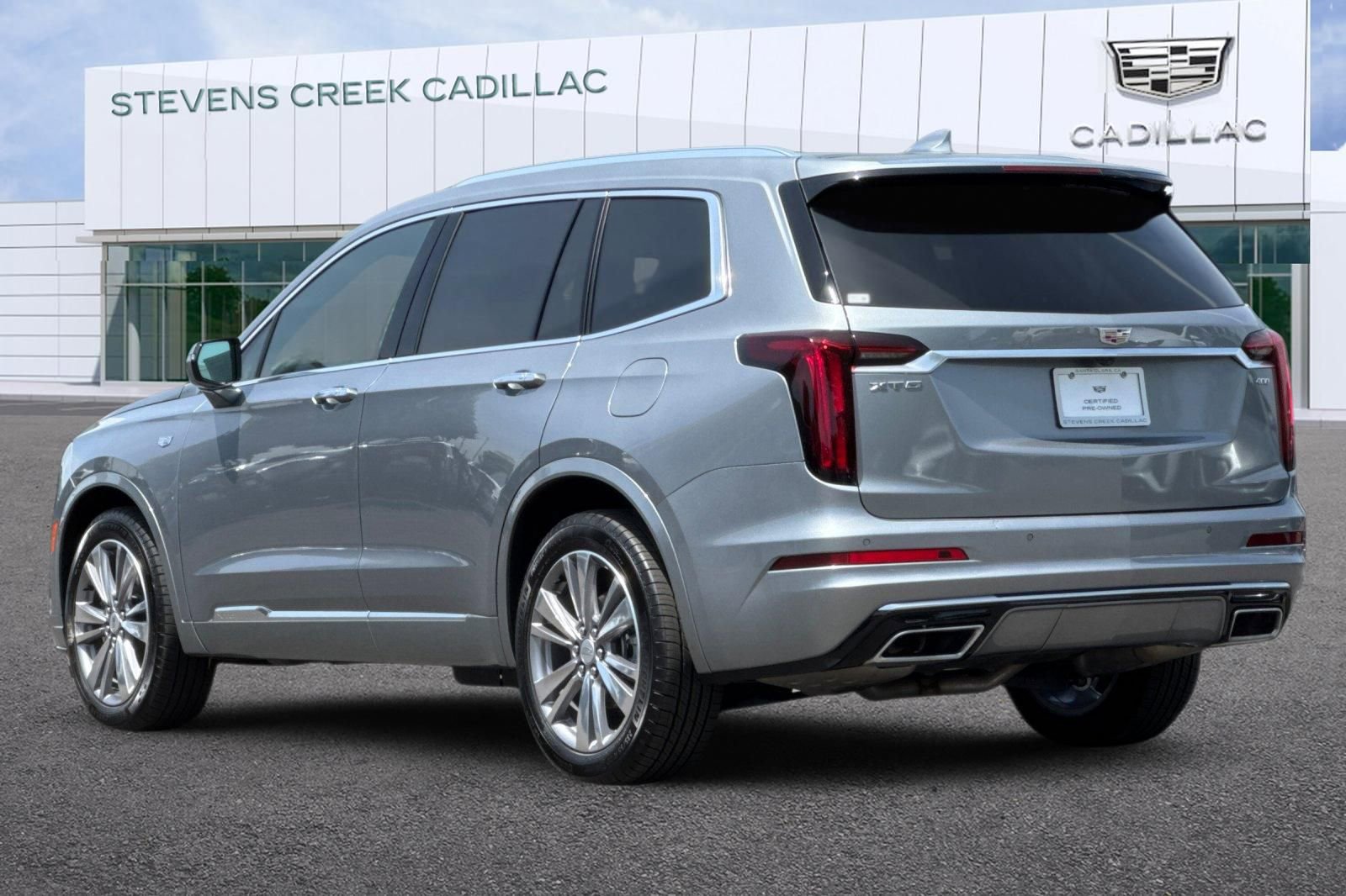 Certified 2025 Cadillac XT6 Premium Luxury FWD image 5