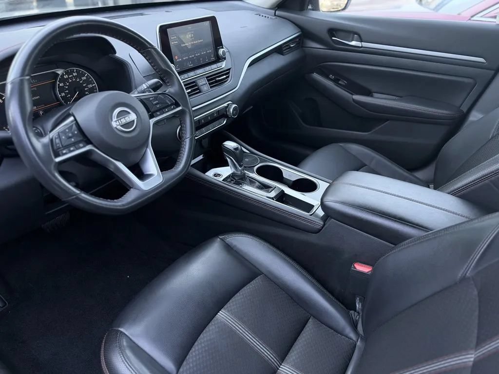 Used 2024 Nissan Altima 2.5 SR FWD image 10