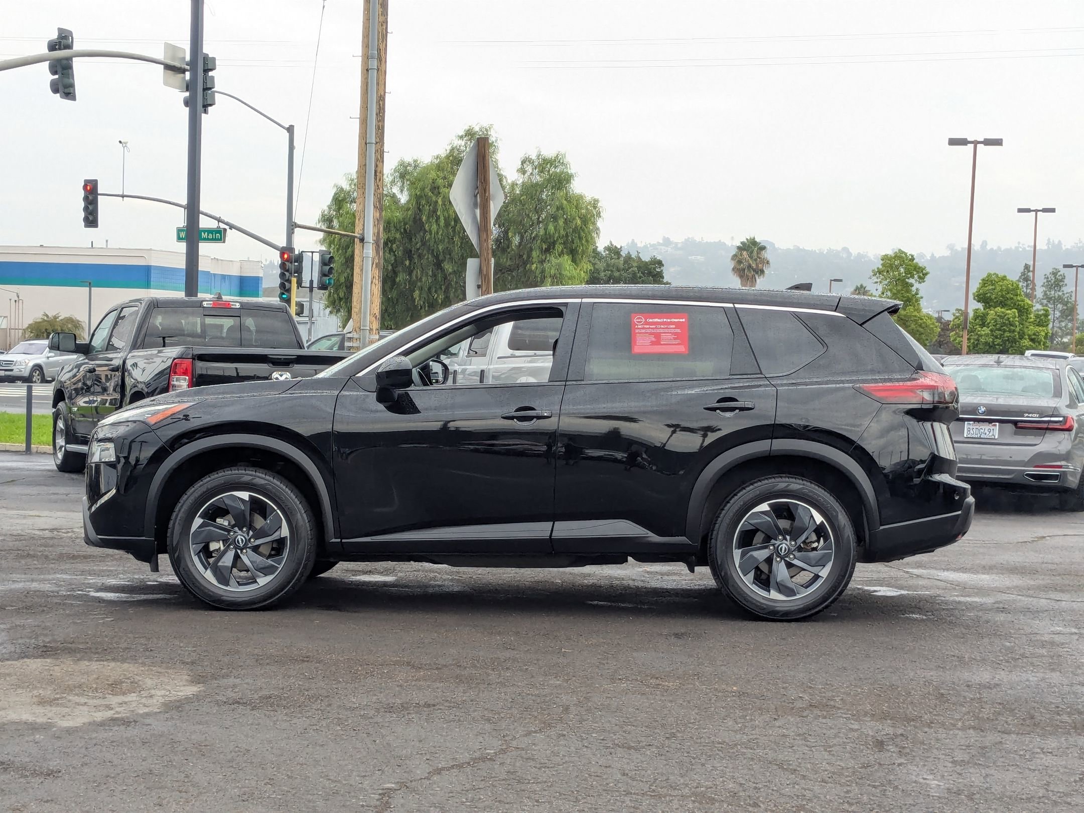 Certified 2024 Nissan Rogue SV image 4