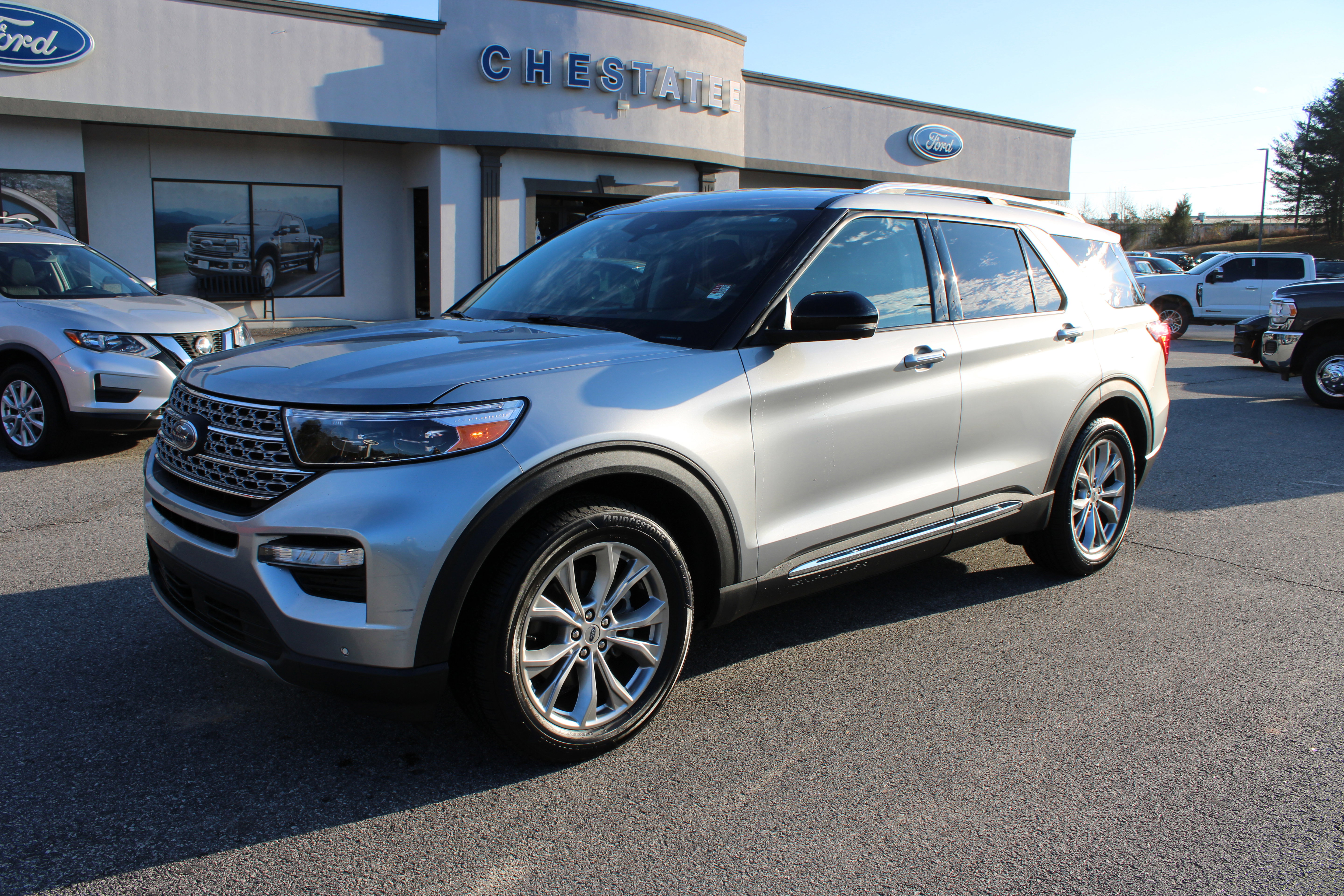 Used 2021 Ford Explorer Limited w/ Equipment Group 301A image 2
