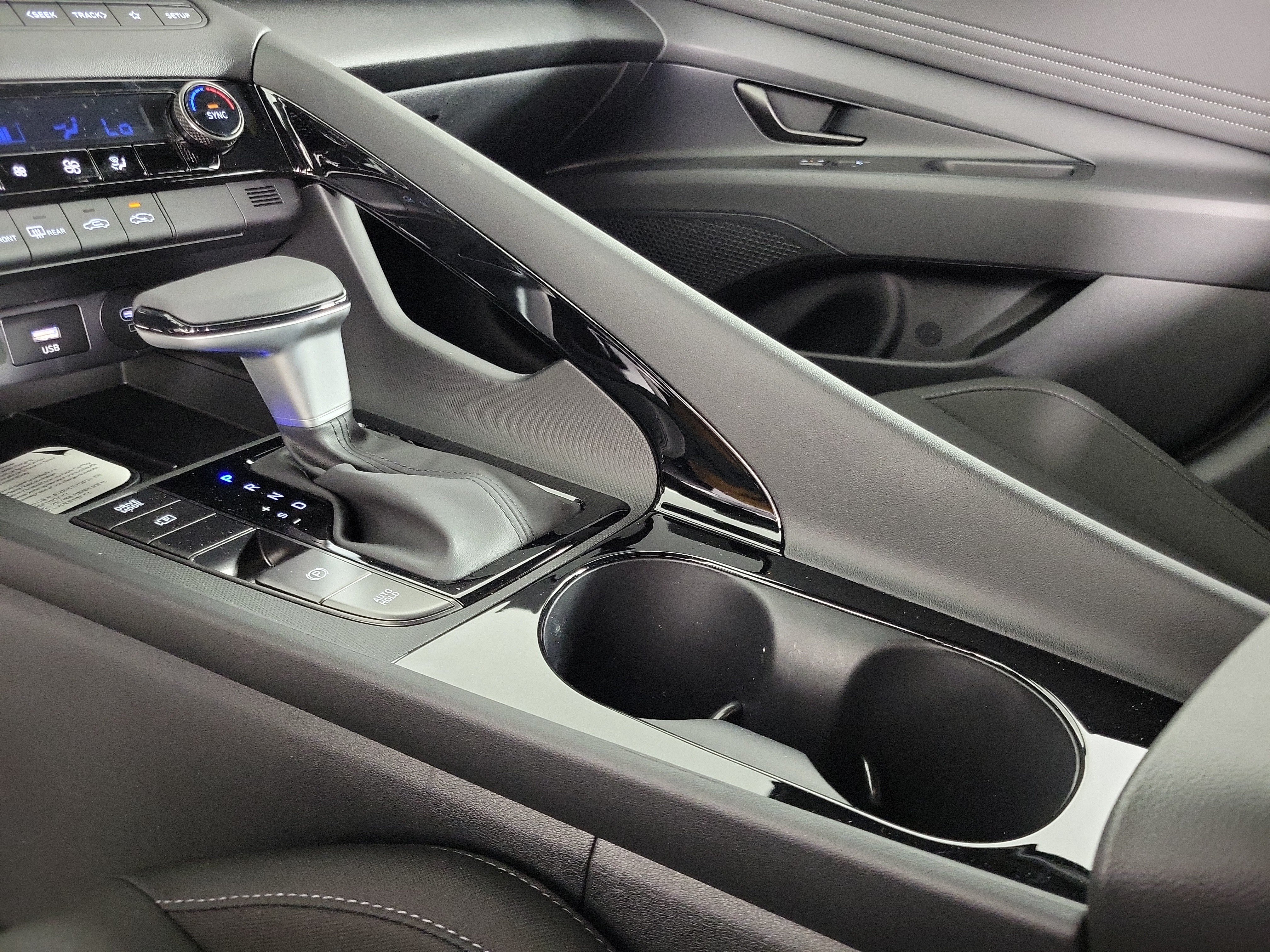 New 2026 Hyundai Elantra SEL FWD image 18