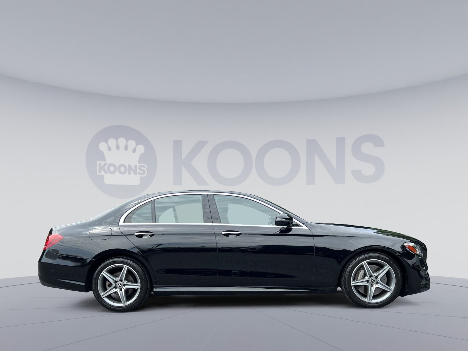Used 2017 Mercedes-Benz E 300 4MATIC image 12