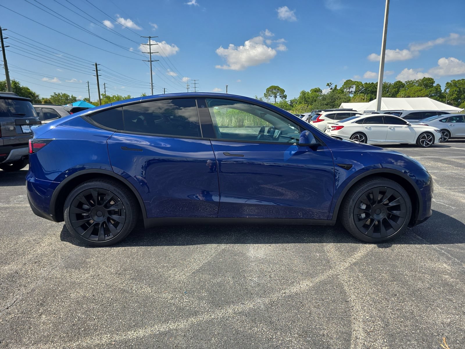 Used 2021 Tesla Model Y Long Range AWD/4WD image 2