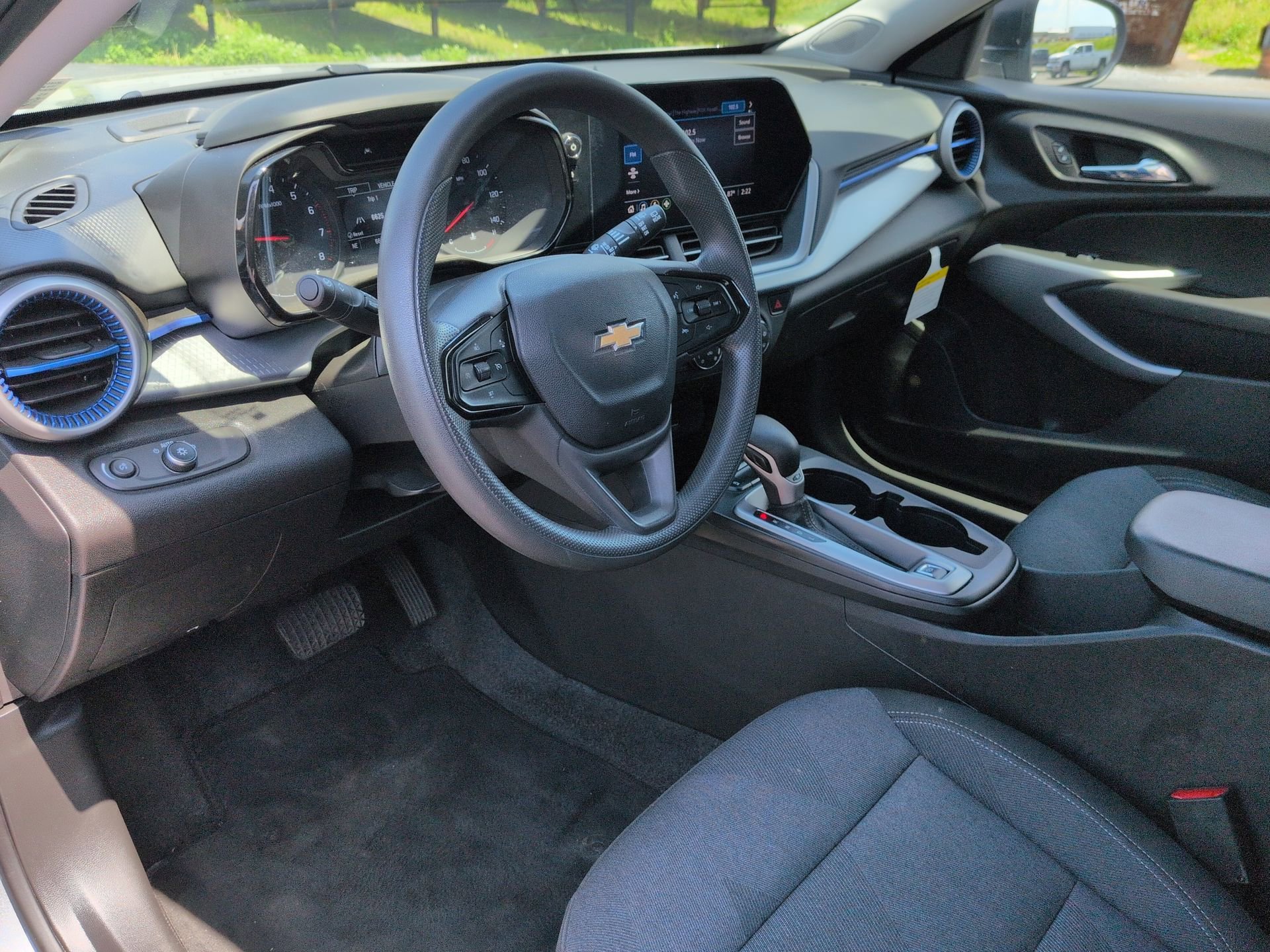 Used 2024 Chevrolet Trax LS FWD image 10