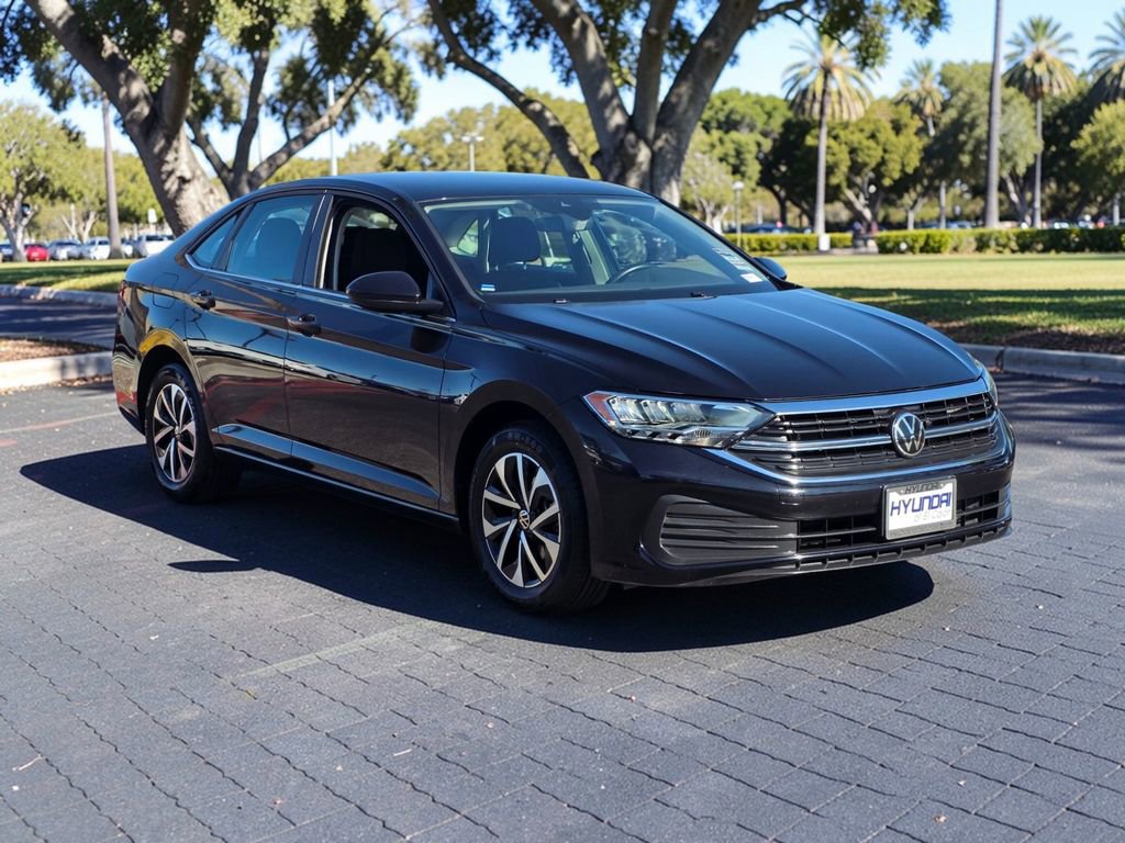 Used 2024 Volkswagen Jetta S image 4