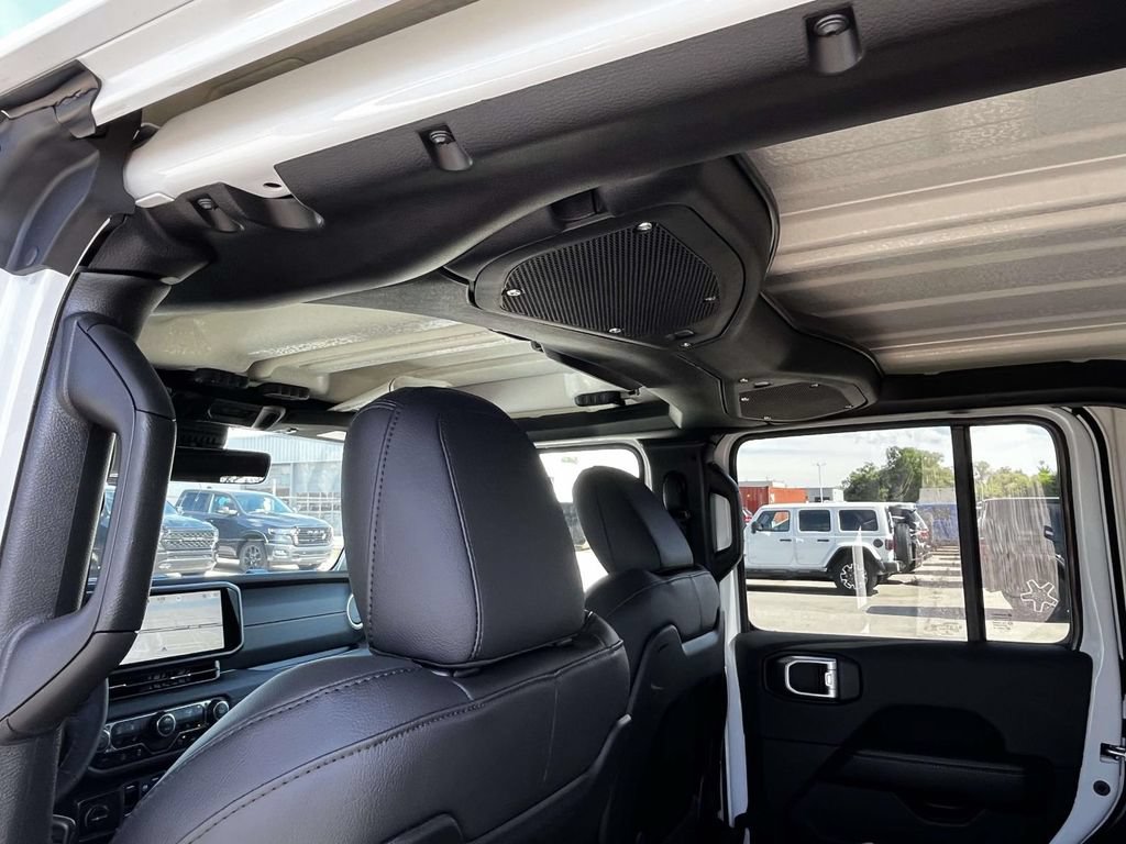 New 2026 Jeep Gladiator Sport AWD/4WD image 11