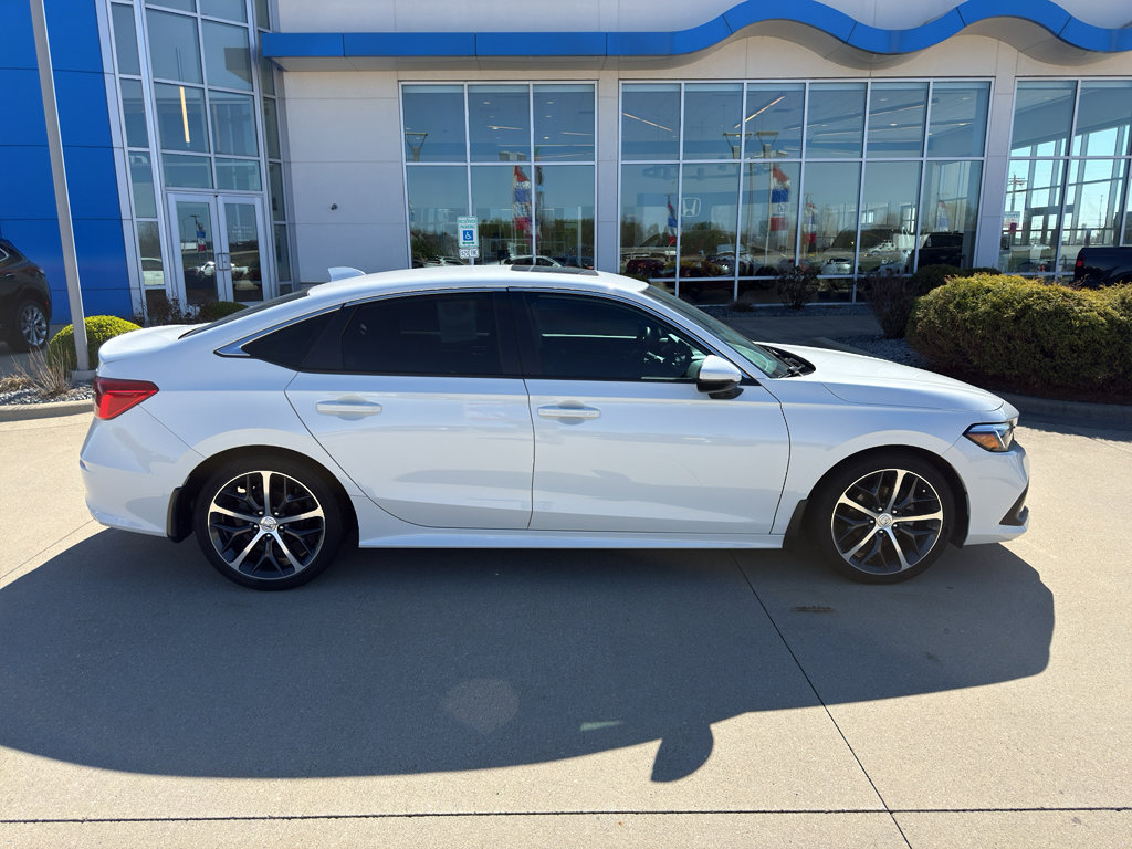 Used 2023 Honda Civic Touring image 4