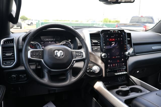 Used 2019 RAM 1500 Laramie AWD/4WD image 10