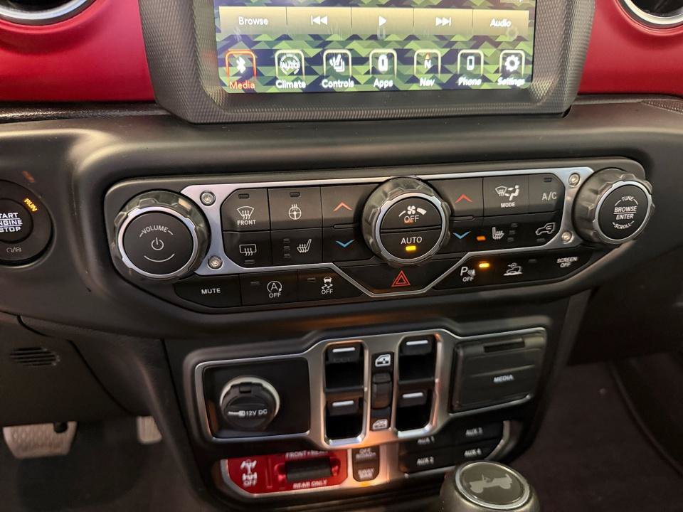 Used 2023 Jeep Wrangler Unlimited Rubicon AWD/4WD image 22