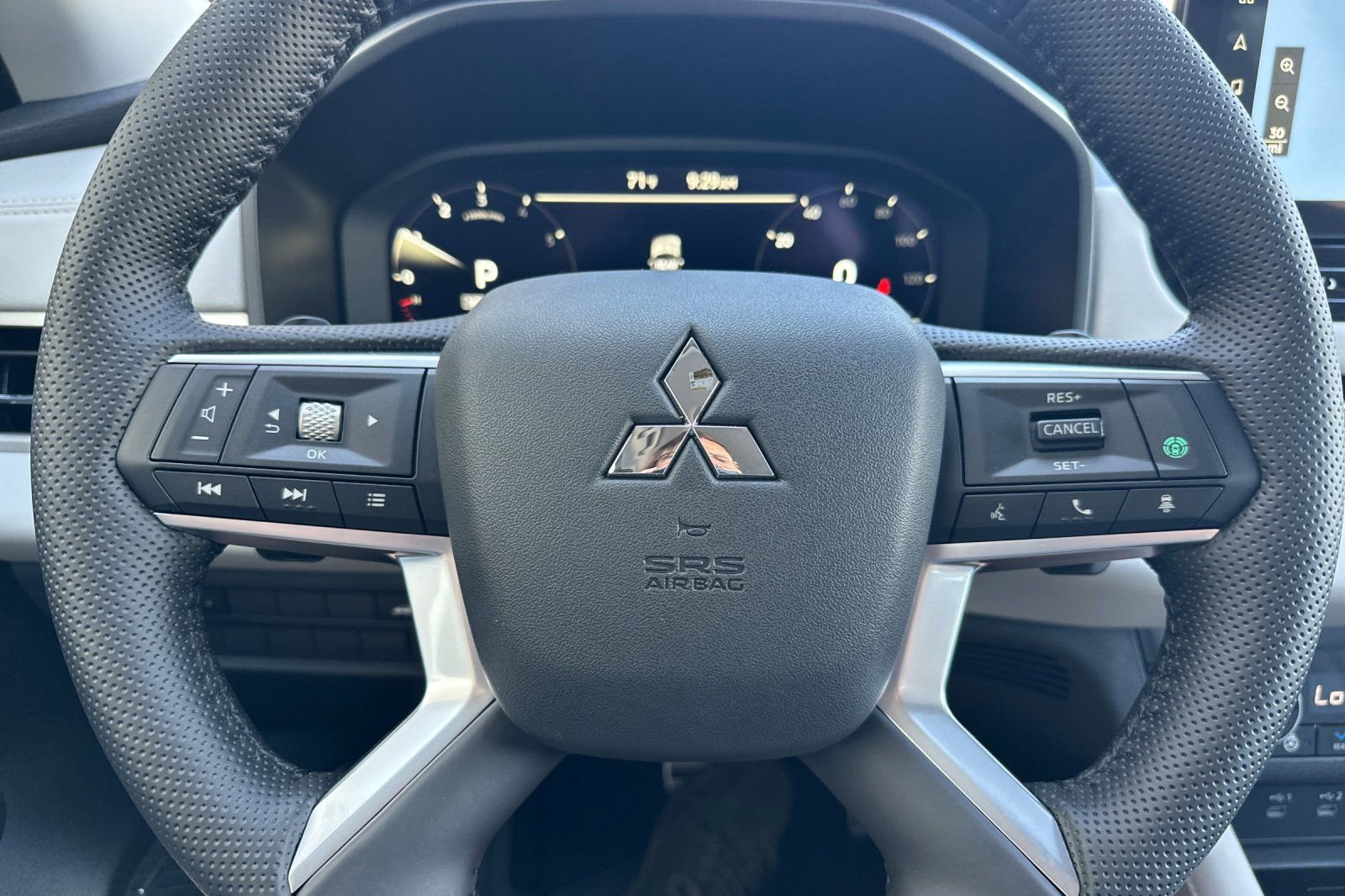 New 2025 Mitsubishi Outlander SEL image 23