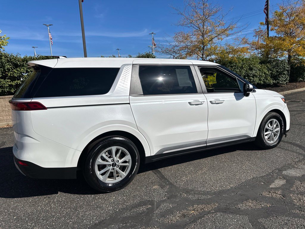 Used 2024 Kia Carnival LX FWD image 13