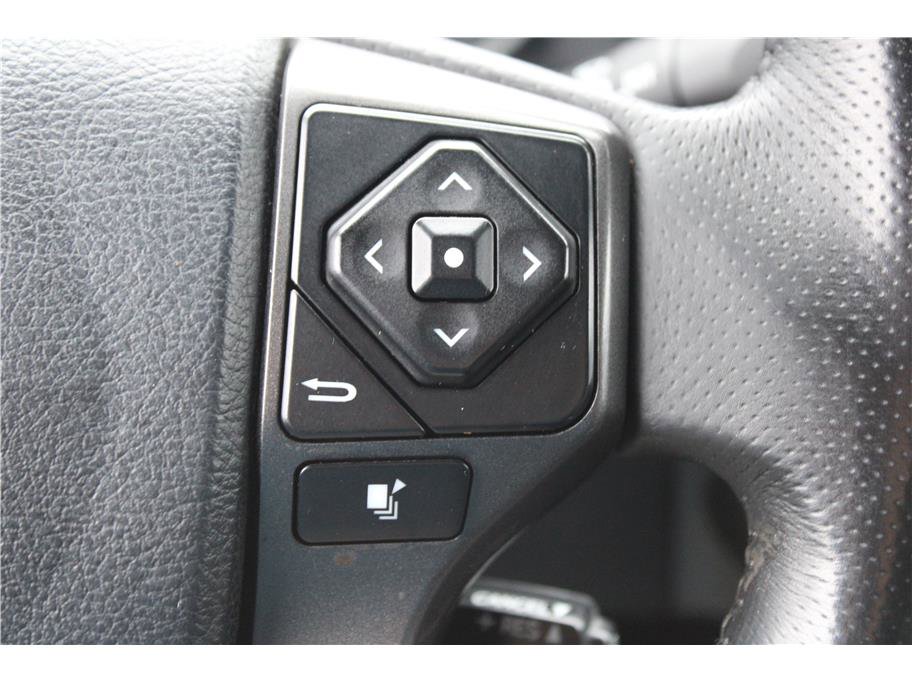 Used 2017 Toyota Tacoma TRD Off-Road w/ Premium & Technology Package image 19