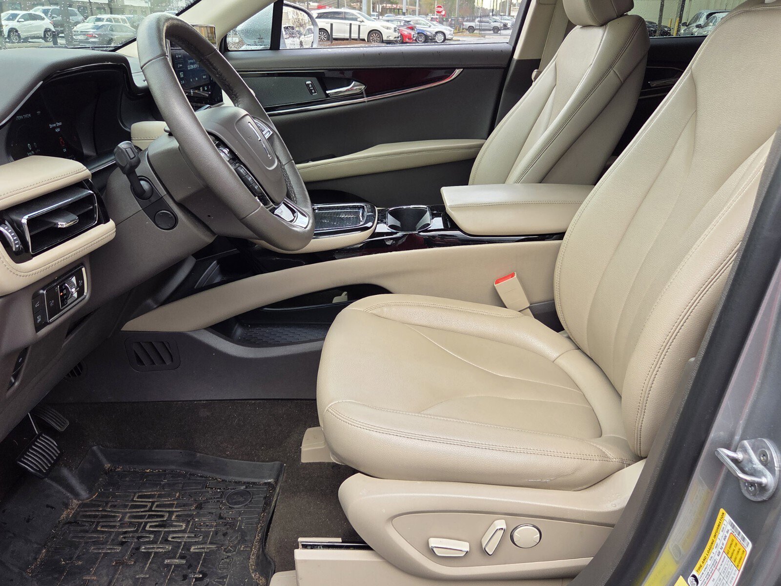 Used 2023 Lincoln Nautilus FWD w/ Premium Package image 14