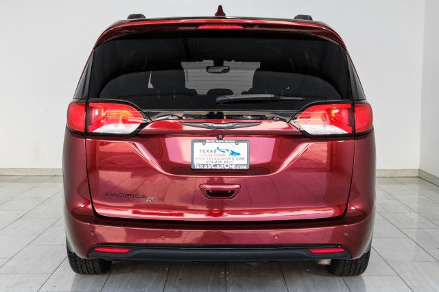 Used 2019 Chrysler Pacifica Touring-L w/ S Appearance Package FWD image 7