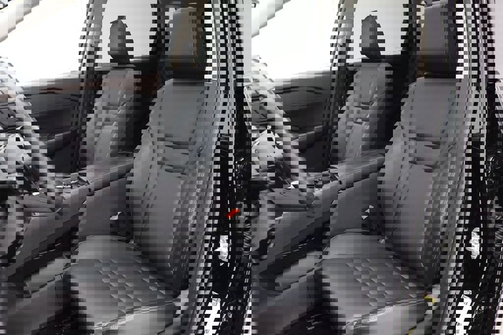 Used 2023 Nissan Rogue SV w/ SV Premium Package image 16