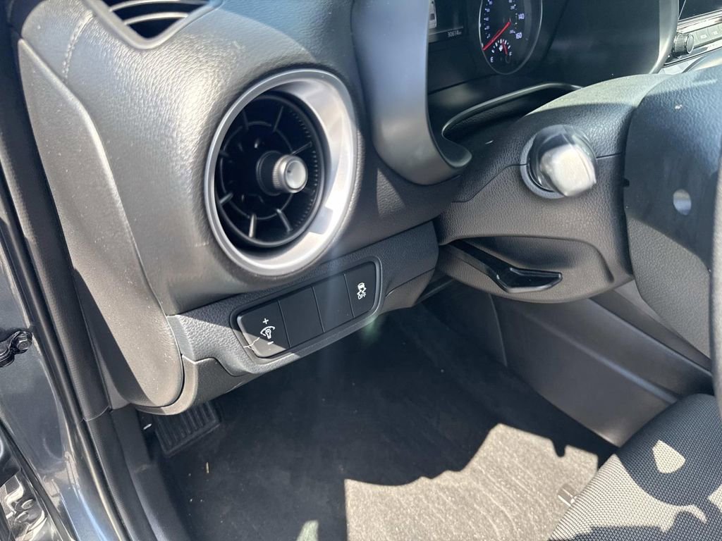 Used 2023 Kia Forte LXS image 18