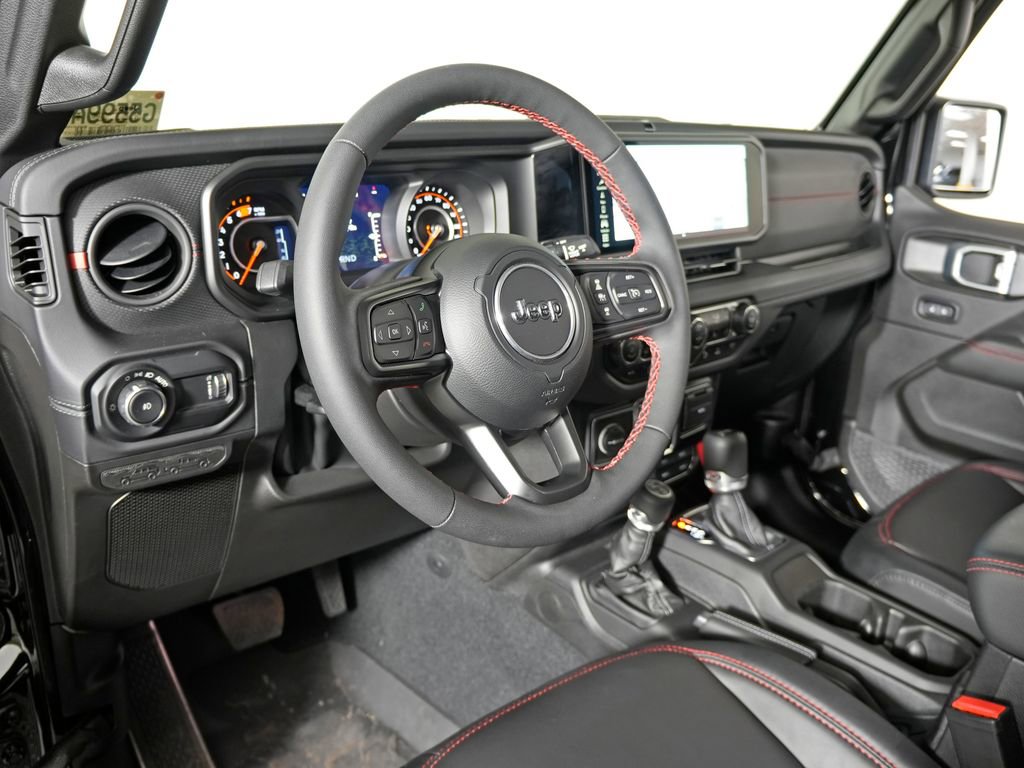 Used 2024 Jeep Wrangler Unlimited Rubicon w/ Dual Top Group AWD/4WD image 17