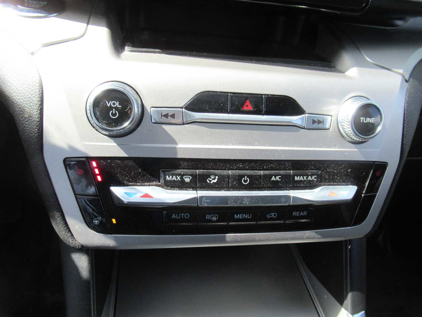 Used 2022 Ford Explorer XLT w/ Equipment Group 202A image 27