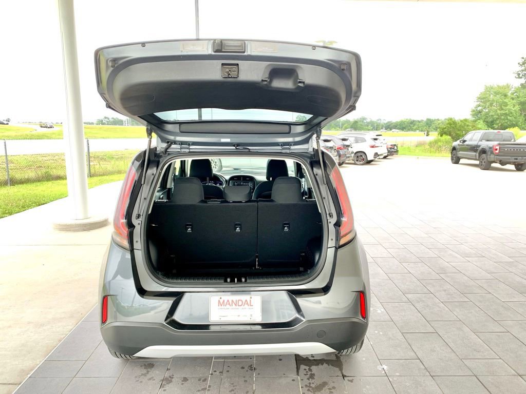 Used 2025 Kia Soul LX FWD image 19