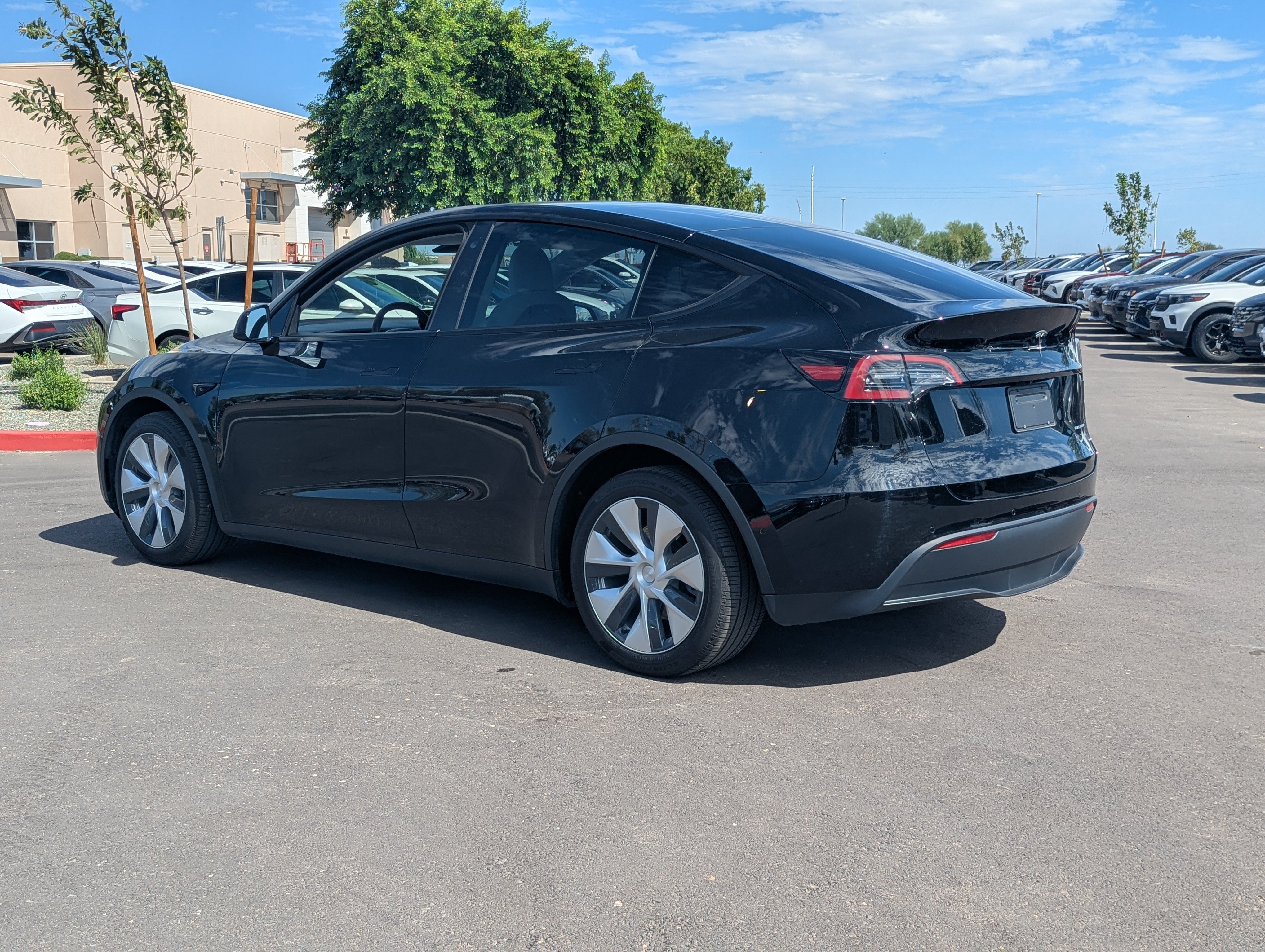 Used 2022 Tesla Model Y Long Range AWD/4WD image 5