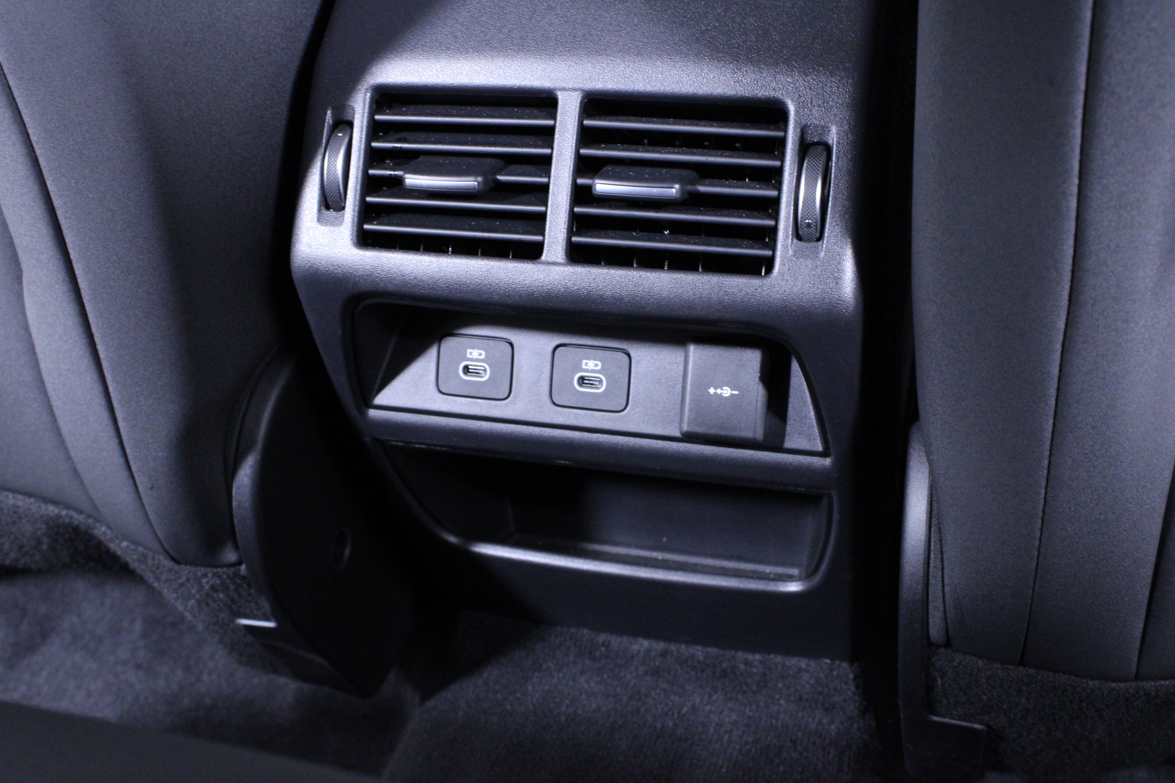 Used 2025 Land Rover Discovery Sport S image 16