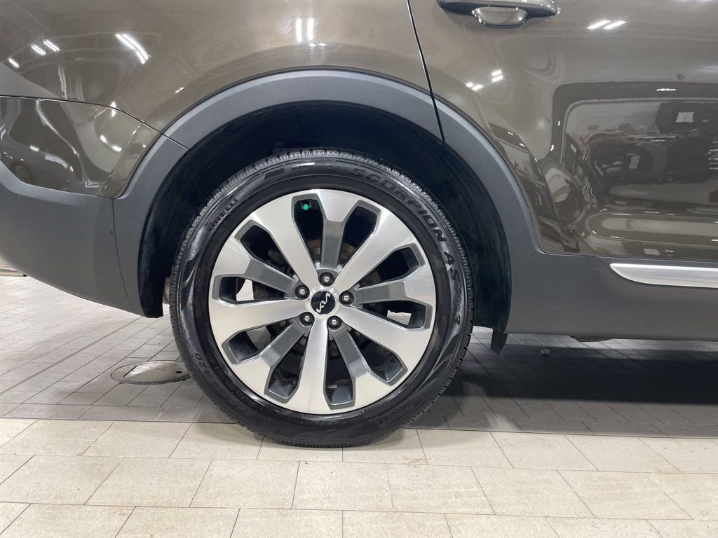 Certified 2022 Kia Telluride S image 25