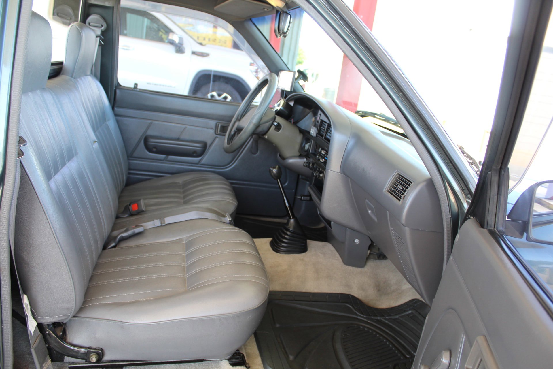 Used 1992 Toyota Pickup Deluxe RWD image 14