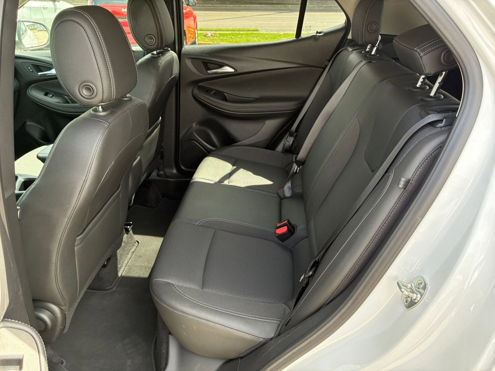 Used 2025 Buick Encore GX Preferred image 19