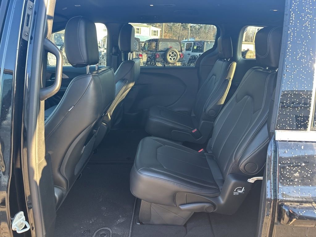 New 2026 Chrysler Pacifica Select image 25