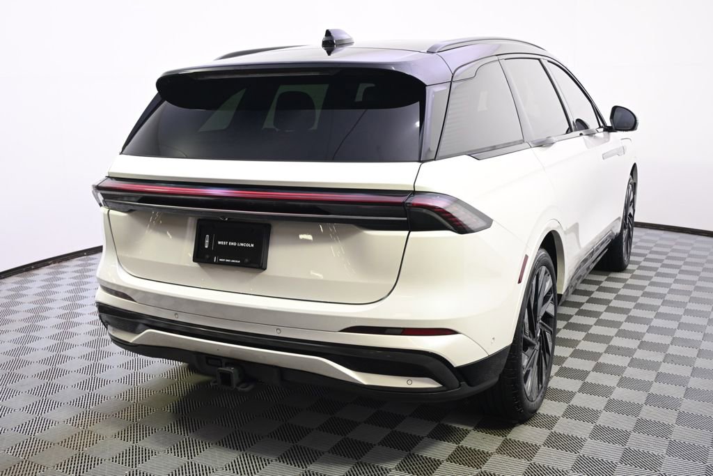 Used 2024 Lincoln Nautilus Reserve w/ Equipment Group 202A AWD/4WD image 6