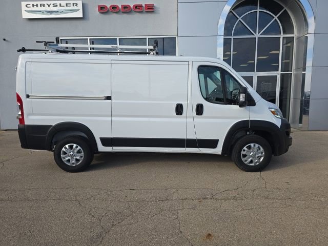 Used 2025 RAM ProMaster 2500 w/ Quick Order Package 22G SLT FWD image 2