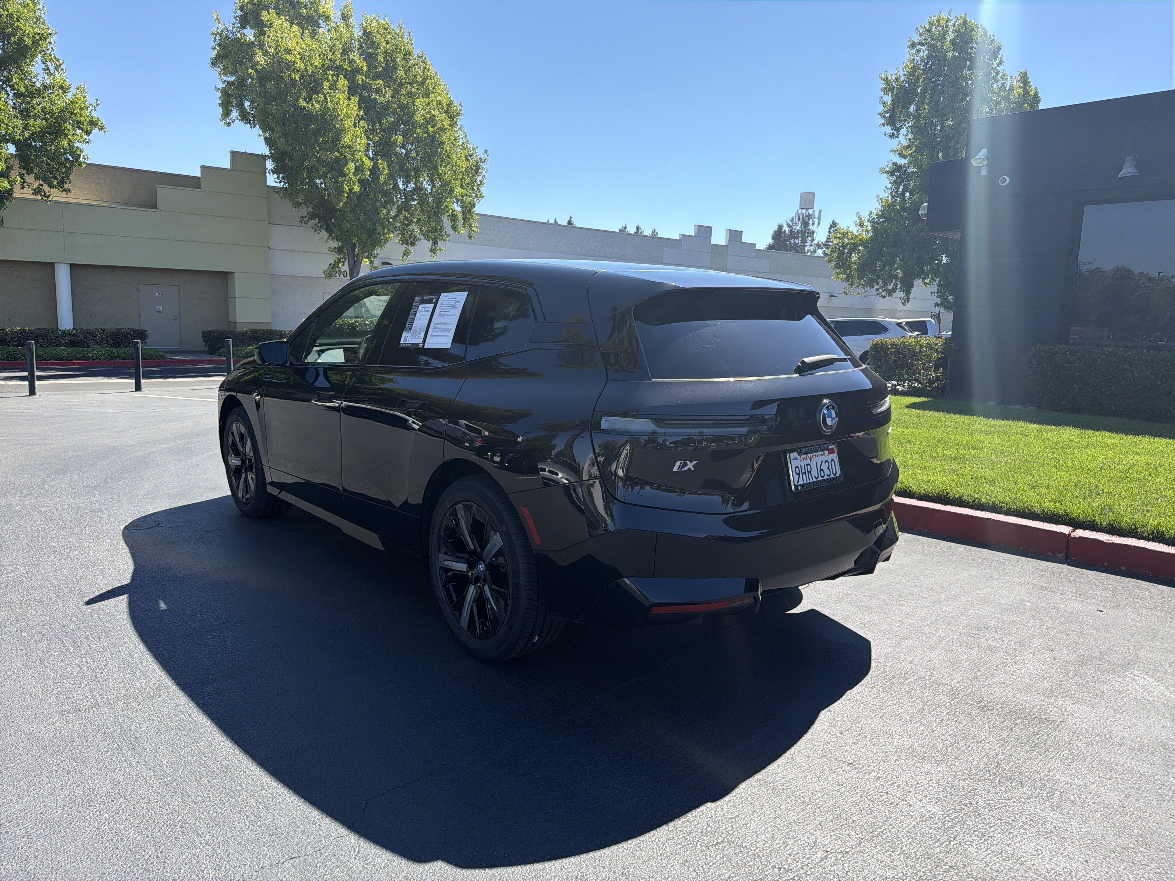 Certified 2024 BMW iX xDrive50 w/ Sport Package AWD/4WD image 46
