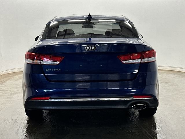 Used 2018 Kia Optima LX w/ 17" Alloy Wheels Package image 4
