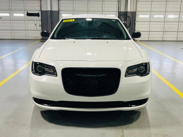 Used 2021 Chrysler 300 Touring w/ Sport Appearance Package RWD image 12