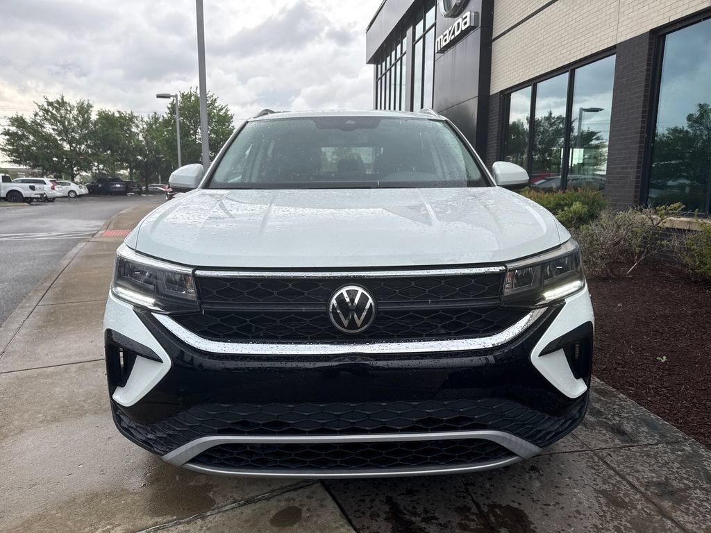 Used 2022 Volkswagen Taos SE w/ IQ.Drive SE Package FWD image 11