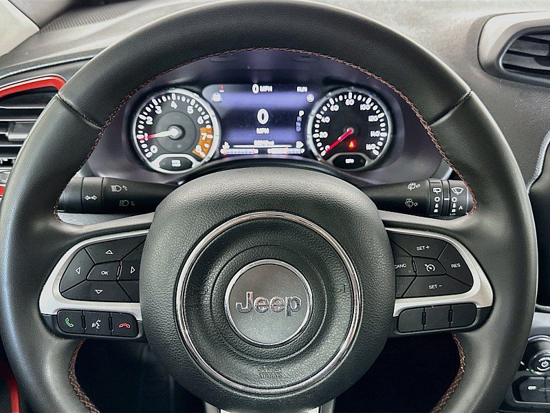 Used 2023 Jeep Renegade Trailhawk AWD/4WD image 12
